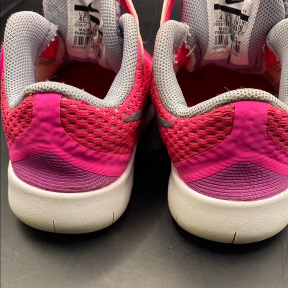 Nike Kids Pink Athletic Shoes Size 4c - Picture 7 of 13